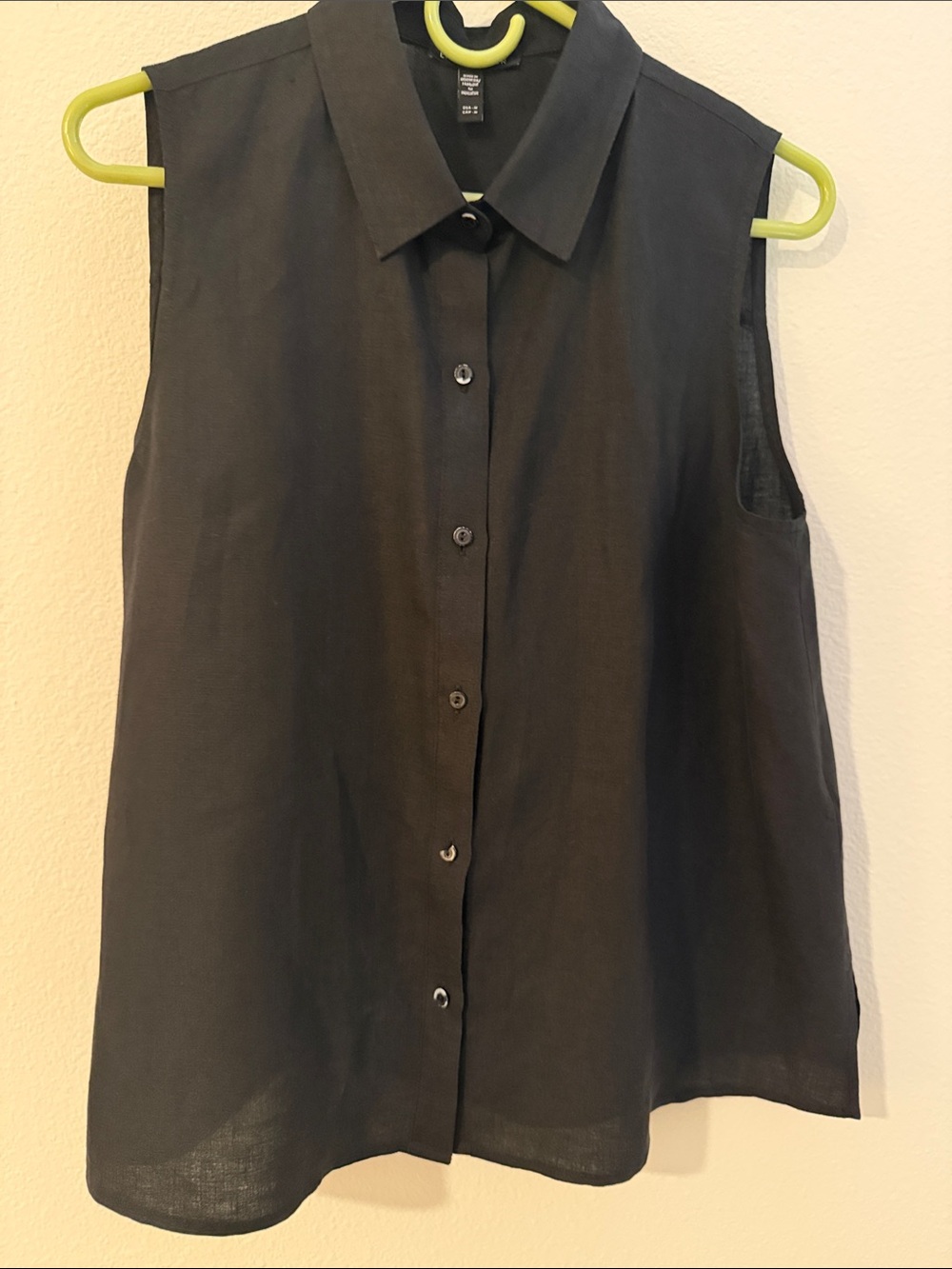 Eileen Fisher Black Sleeveless Button-Down Collared Top